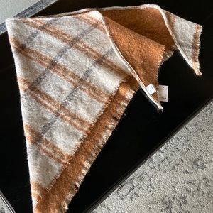 Sonoma scarf wrap. Triangle shape. Cream rust color